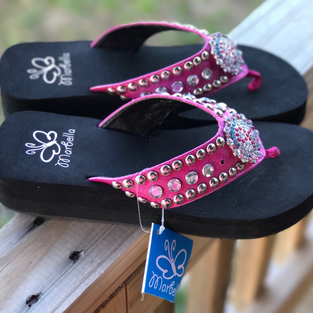 NWT Rhinestone Flip Flops Size 8